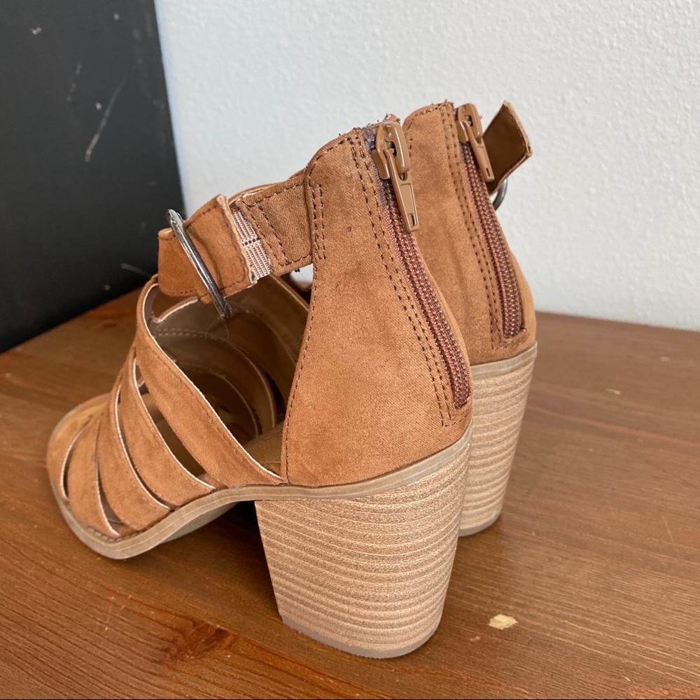 Cute Heels! - Picture 3 of 6